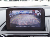 後退時の後方確認を補助するバックカメラです。