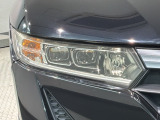 LEDヘッドライトは、点灯の瞬間から最大光量を発揮し、突然暗くなるトンネルなどでの安定感を高めます。