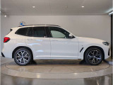 ご納車後も全国約200拠店のBMW正規ディーラーサービス工場にて保証対応いたします。お近くのBMW正規ディーラーをご案内の上、アフターメンテナンスをお受け頂けますので、安心してお乗りいただけます!!