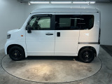スライドドアなら狭い駐車場でもドアをぶつける心配がありません。ステップが低く乗り降りもしやすいです。