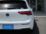 【バックフォグ】Volkswagenの車両は全車「バックフォグ」が装備されております!夜間走行や雨・霧で視界が悪い天候でも後方を走る車両に自車位置を知らせることができる安全装備となっております!
