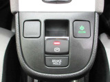 電子パーキングブレーキ仕様となります。ブレーキホールド機能を搭載しているので、渋滞時や信号待ち等に便利です。