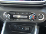 設定した車内温度を保ってくれるAUTOエアコン付きで暑い夏や寒い冬でも快適に過ごせます☆