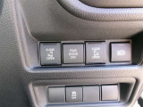 両側電動スライドドアを装備しています。狭い駐車場でも安全に開閉でき、さらに間口が広く乗り降りもし易いですよ。