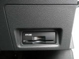 純正ETC2.0付 料金所もスムーズに通れ、割引料金の適用もあります。ビルトインできれいに収まっており、見た目もスマートです。
