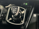 エレクトロシフトマチック、スム-ズな操作で運転を楽しめるよう、シフトポジションを電動で制御します。