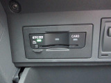 純正ビルトインETCを搭載しております。グローブボックス内に装着されており室内のデザインを損なうこともございません。もちろん納車前には再度セットアップをさせて頂いております。
