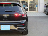 【バックフォグ】Volkswagenの車両は全車「バックフォグ」が装備されております!夜間走行や雨・霧で視界が悪い天候でも後方を走る車両に自車位置を知らせることができる安全装備となっております!