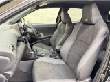 トヨタ中古車「まるごとクリーニング」施工済。外装はもちろん内装はシートを外して見えない所まで徹底洗浄しています。