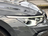 LEDマトリックスヘッドライト「IQ.LIGHT」。対向車や先行車を検知し、LEDを個別制御。まぶしさを抑えながら、夜間の視界をしっかり確保。