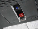 ◆エンジンルーム◆車の心臓部分。エンジンルームが汚いとトラブルの基になりますので、当店は専用の液剤を使って徹底的に綺麗にします。