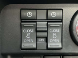 狭い駐車場での乗り降りもラクにできる両側パワースライドドア★