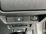ヘッドライトレベライザースイッチです。
