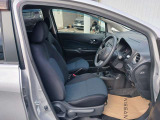 運転席側から観たフロントシートのイメージです。