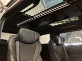 サンルーフ付なので明るく開放感があります♪