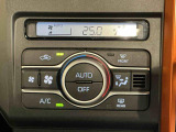 安全・安心な走行のために、納車前にダイハツのクルマを知り尽くしたエキスパートが基本性能に関わる機能や状態を徹底的に点検。消耗部品の交換など法定12ヶ月点検相当の点検・整備を実施しております。