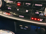 シートヒーター装備付き車!!座席に埋め込まれた電熱線によりシートを暖めることが出来る装備で、温めたられたシートは、寒い冬には最適です!!