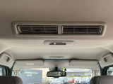 サーキュレーター付きなので車内の温度を下げてくれますので、後席も快適です