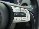 ◆アダプティブクルーズコントロール◆予め設定した車速内でクルマが自動的に加減速。前走車との適切な車間距離を維持しながら追従走行します。【LKAS】車線維持支援システムでステアリング操作を支援。