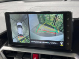 【パノラミックビューモニター】専用のカメラにより、上から見下ろしたような視点で360度クルマの周囲を確認することができます☆死角部分も確認しやすく、狭い場所での切り返しや駐車もスムーズに行えます。