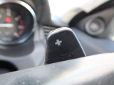 ステアリングパドルシフト『クイックなシフト操作が可能!レスポンスが高く、運転者様のギア変則にしっかりとついてきてくれます!ジャガーと一体となれる装備です。』