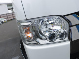 LEDヘッドライトで暗い道でも安心安全!