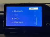 無線でBluetooth搭載機器を接続出来スマートフォンを接続して音楽を聴いたり、ハンズフリーで電話も可能です!イヤホンコードの煩わしさから解放、断線の可能性減少。快適な運転を提供します!