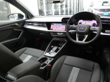 ■Vorsprung durch Technik■&ldquo;Vorsprung durch Technik(技術による先進)&rdquo;というスローガンのもと生み出された、走りの愉しみを最大限に引き出す数えきれないイノベーション。