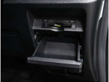 ETC!料金所も止まる事無くスイスイです!窓を開ける必要も無いので雨や花粉、排気ガスの浸入もありません!今や必需品ですネ!