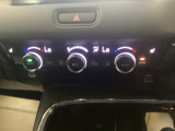 ダブルエアコンは、運転席と助手席でそれぞれ異なる温度を設定できます。