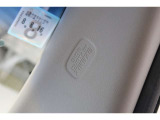 サイドカーテンエアバッグシステムは、側頭衝突時に頭部や頸部を広い範囲で保護し車両側面からの安全性を高めてくれます。