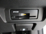 ETC付。高速道路の料金所はキャッシュレスで通過です。サービスエリア等にあるスマートインターの出入りも利用可能でとっても便利。ご納車後すぐにお使い頂けるようセットアップしてのお渡しとなります。