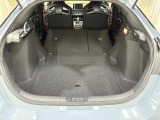 リアシートを倒せば広々荷室の出来上がり♪アレンジ次第でさまざまな荷物が積み込めますよ。