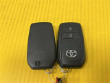 スマートキーはかばんやポケットに入れておけば、ドアのロックアンロックやエンジンの始動が可能!