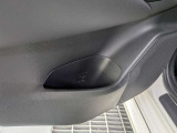 パワーウィンドウのスイッチですよ。運転席に居ながら窓を開け閉めのコントロールできます。