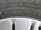 タイヤサイズは、185/60R15です。