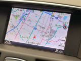 視認性に優れた大型モニターを採用した純正ナビゲーション。目的地へのルート案内や各種設定がスムーズに行え、快適なドライブをしっかりとサポートします。