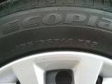 タイヤサイズは、155/65R14です。