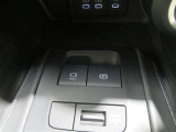 電動制御パーキングブレーキ&hellip;シフトをPに入れると自動的にパーキングブレーキがかかり、アクセルを踏むと解除します。