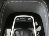 EVモードスイッチが付いています。早朝・深夜の住宅街や屋内駐車場などで、騒音や排気ガスを気にすることなく走行できます♪