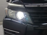 消費電力の少ないLEDヘッドランプを採用。豊かな光質と、自然光に近い光質で、夜間のドライブの安全をサポートします。