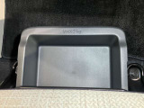 【助手席シートアンダーボックス】運転用の替え靴や、車内に常備したいこども用品、着替えた服などを収納できます★