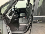 【運転席・助手席シート】いたみ、汚れなどは少なく、全体的に良好な状態です。