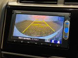 【バックカメラ】リバースにするだけで映ります、後方の安全確認や、狭い駐車場での車庫入れ、雨の日や夜間など視界の悪い時に便利です!安全にバックする為には欠かせない装備です。