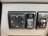 ドアミラーは電動格納式です。