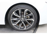 225/40R18サイズのタイヤになります。