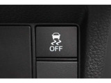 いつでも、どんな場面でも、不安なく安心して運転できるように、ドライバーと一緒に周囲に気を配り、もしもに備える、Honda SENSINGのさまざまな機能や装備が充実しています。