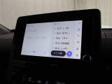 スマートフォンとの連携を可能にした8インチのディスプレイオーディオを搭載。フルセグTV、AM/FM、Bluetooth/USB入力に対応しています。(コネクテッドナビ加入でナビ使用出来ます。)