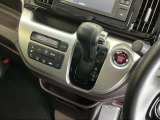 発進時から滑らかに加速する無段階変速のCVTはストップ&ゴーの多い街の中も快適です