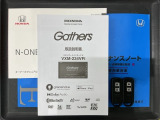 スマートキーは鍵をバッグに入れたままでもドアロックの開閉やエンジンのON・OFFができます。夜間や雨の日も鍵を探さなくて良いので便利です。